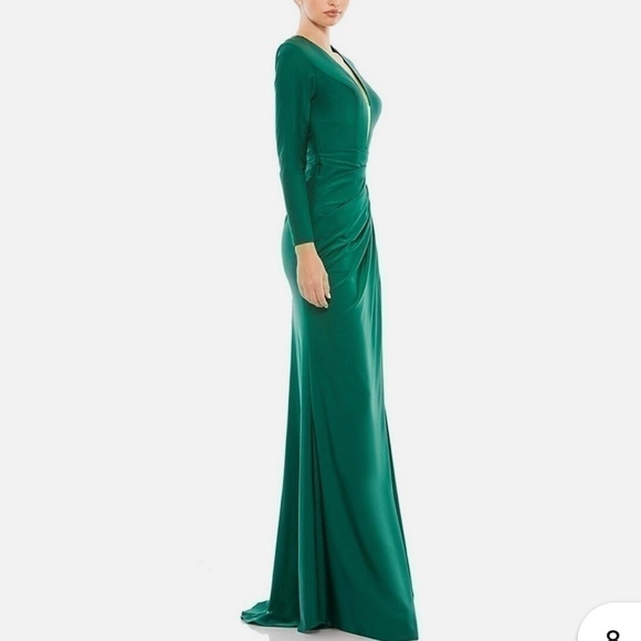 MAC DUGGAL Long Sleeve Emerald Satin Gown